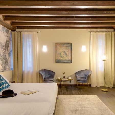 Palazzo Duomo Suites In Udine Center Zewnętrze zdjęcie