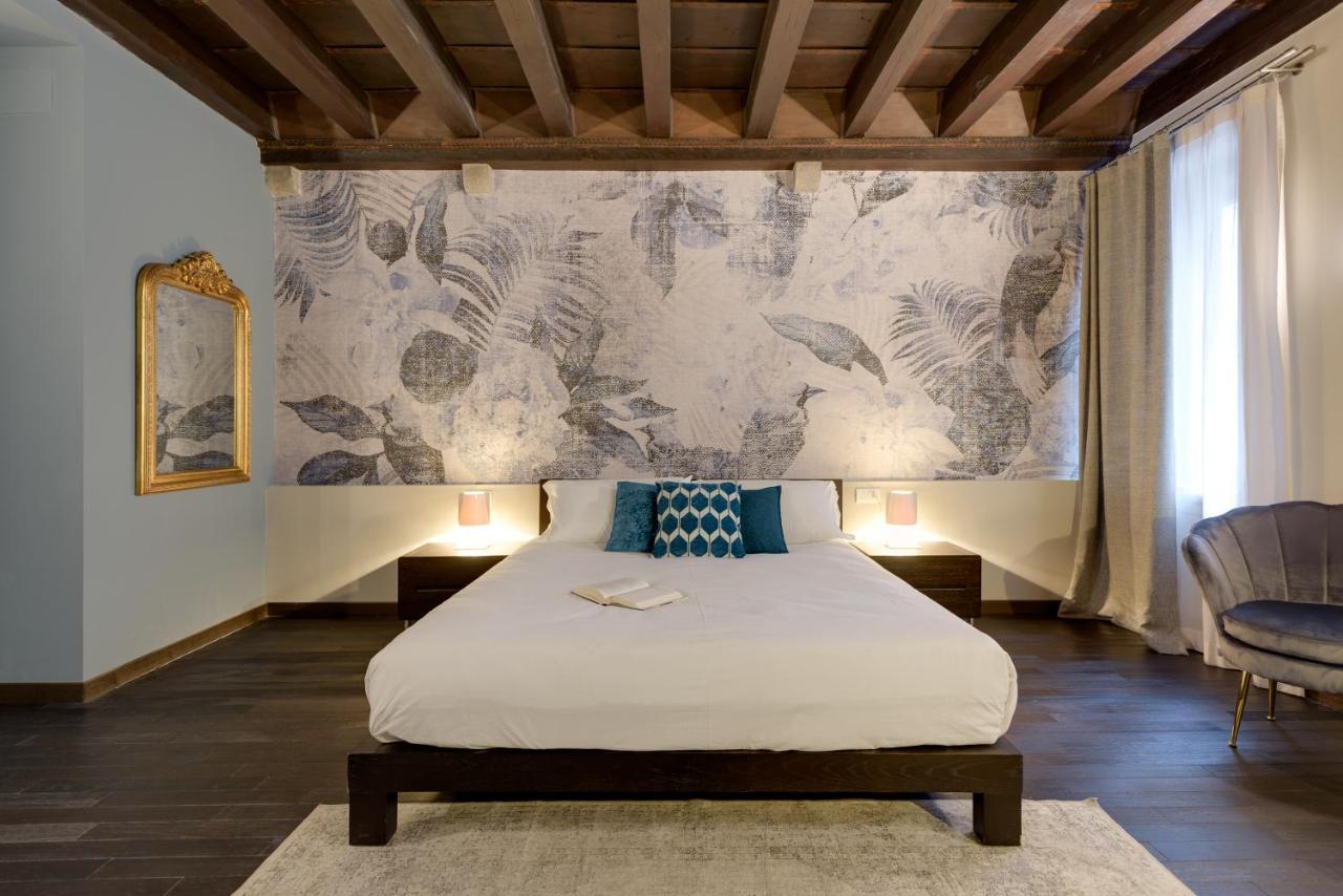 Palazzo Duomo Suites In Udine Center Zewnętrze zdjęcie