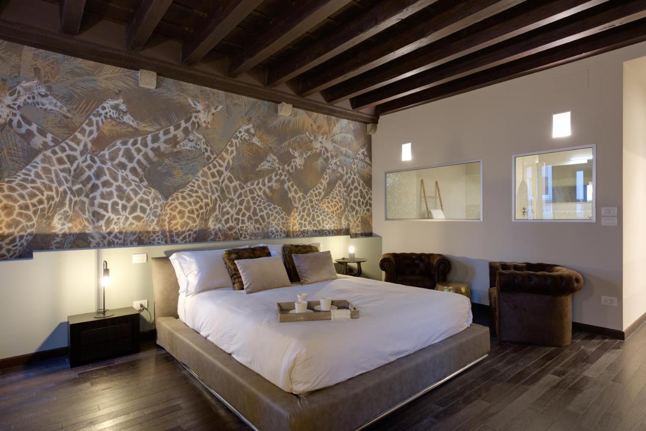 Palazzo Duomo Suites In Udine Center Zewnętrze zdjęcie