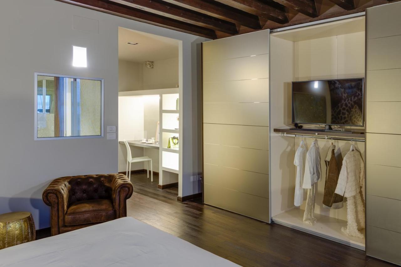 Palazzo Duomo Suites In Udine Center Zewnętrze zdjęcie